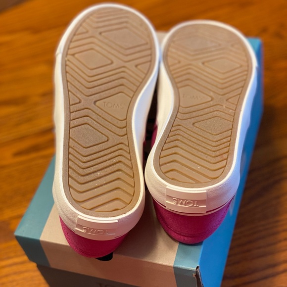 NIB Tom’s - Picture 3 of 4